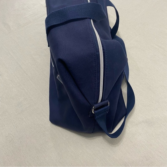 Polo Ralph Lauren Fragrances Logo P Wing Patch Duffle Gym Travel Bag Navy Blue - Picture 3 of 12